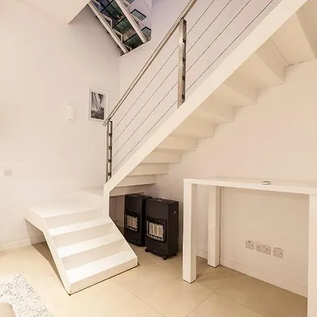 Ferries 4br Spacious With Bbq, Outdoor By 360 Estates *