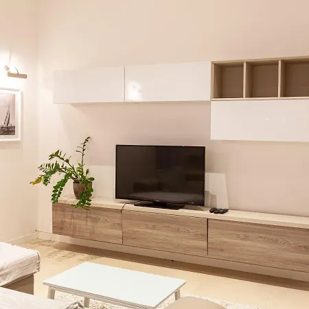 Apartament Ferries 4br Spacious With Bbq, Outdoor By 360 Estates *